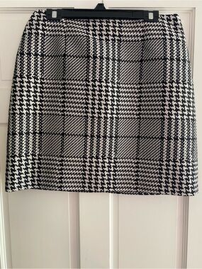 White House Black Market Black and Light Gray Houndstooth Pencil Skirt Size 12
